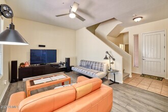 1404 W Weatherby Way in Chandler, AZ - Building Photo - Building Photo