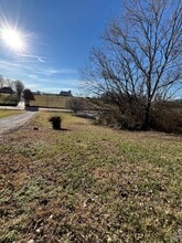 992 US-25W in Dandridge, TN - Building Photo - Building Photo