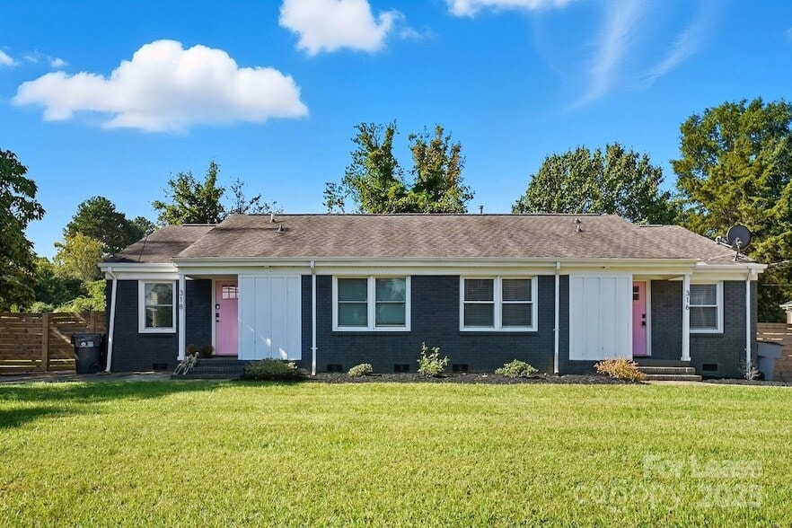 316 Hollis Rd in Charlotte, NC - Building Photo
