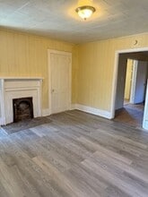 692 Southern St in Spartanburg, SC - Foto de edificio - Building Photo