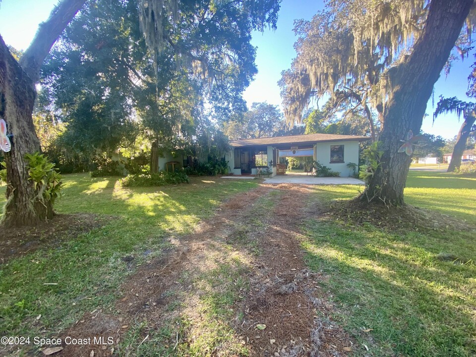 1302 June Night St in Titusville, FL - Building Photo