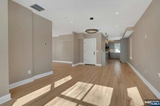 49 Park Ave in Madison, NJ - Foto de edificio - Building Photo