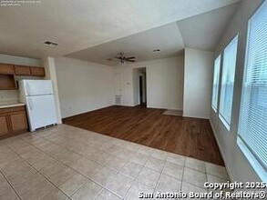 4407 Terra Summit Rd in San Antonio, TX - Building Photo - Building Photo