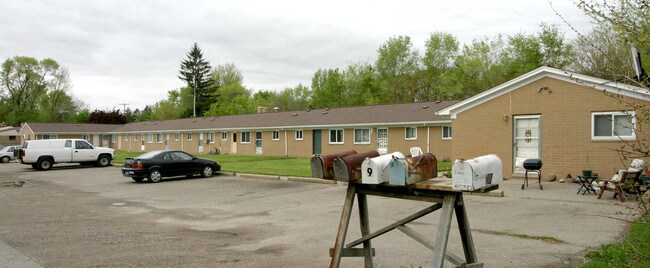 665 N Miami Ave in Ypsilanti, MI - Foto de edificio - Building Photo