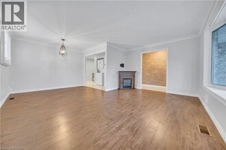 88 Glen Lake Crescent in Kitchener, ON - Building Photo - Building Photo