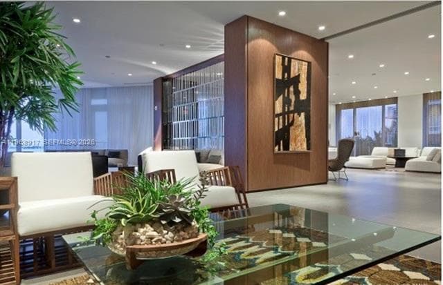 2020 N Bayshore Dr, Unit 908 in Miami, FL - Building Photo - Building Photo