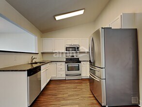 15015 Silver Thorne Way in Carmel, IN - Building Photo - Building Photo