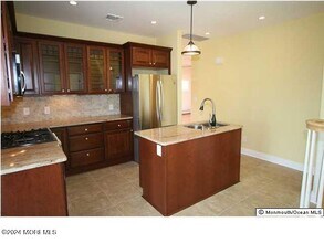 342 Bay Ave in Highlands, NJ - Building Photo - Building Photo