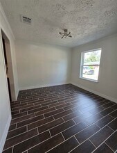 7423 Weatherhill Ln in Houston, TX - Building Photo - Building Photo