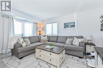 108 Summit Ridge Dr in Guelph, ON - Building Photo - Building Photo