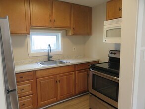 52 Park St, Unit Unit A in Essex Junction, VT - Foto de edificio - Building Photo