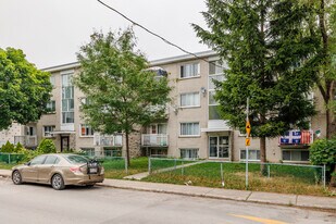 599 81E Av in Laval, QC - Building Photo