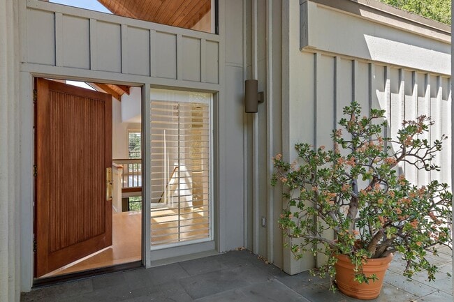 5 Franciscan Ridge in Portola Valley, CA - Building Photo - Building Photo