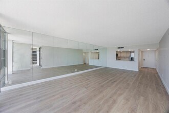 7400 Sun Island Dr S in South Pasadena, FL - Building Photo - Building Photo