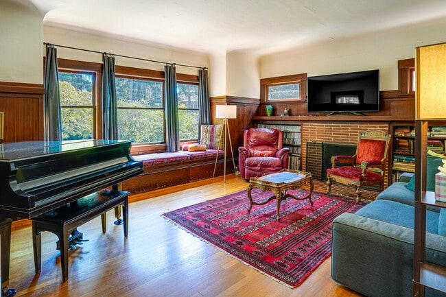 property at 2739 Ashby Pl