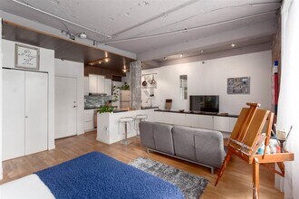 233 Abbott St in Vancouver, BC - Building Photo - Building Photo