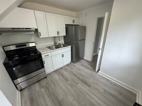 184 Mary St-Unit -2 in Binghamton, NY - Foto de edificio - Building Photo