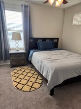 11872 W Alvarado Rd in Avondale, AZ - Foto de edificio - Building Photo