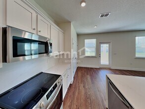 8538 Belfort Lndg Dr in Jacksonville, FL - Building Photo - Building Photo