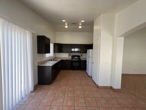 5021 Lunetto Ave in Las Vegas, NV - Building Photo - Building Photo