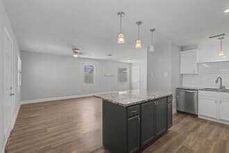 2508 Hillglenn Rd in Dallas, TX - Building Photo - Building Photo