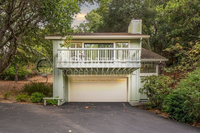 property at 10 Tanoak Ct