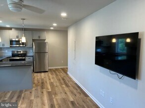 215 E Linden St in Kennett Square, PA - Building Photo - Building Photo