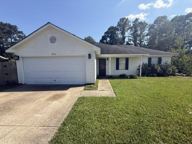 10713 Plummer Cir in Gulfport, MS - Building Photo
