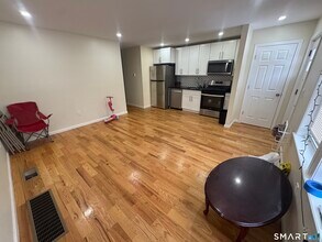 695 Shelton St in Bridgeport, CT - Building Photo - Building Photo