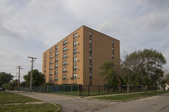 Rose Haven Manor in Chicago, IL - Building Photo - Building Photo