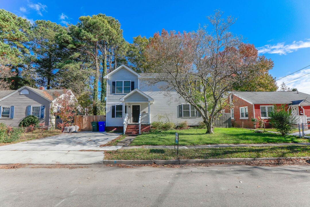 2534 Grandy Ave in Norfolk, VA - Foto de edificio