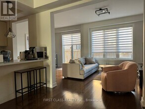 11 Denarius Cresent in Richmond Hill, ON - Building Photo - Building Photo