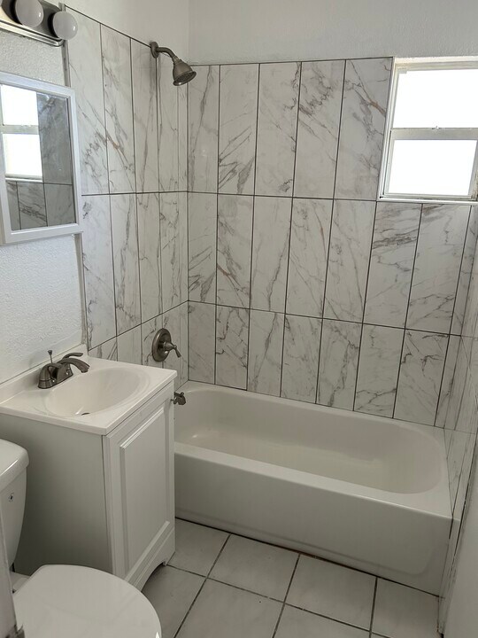 10822-10822 2 Ave in Marathon, FL - Foto de edificio