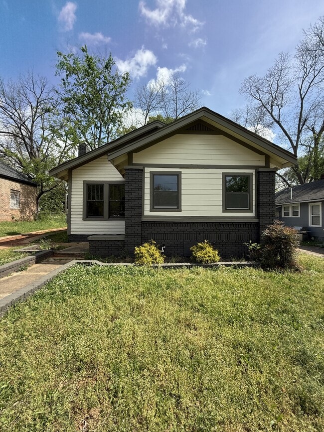 property at 1225 15th Way SW