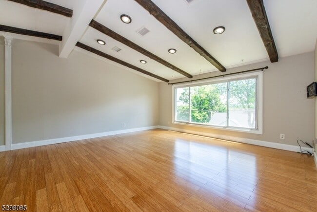 19 Southwynde Dr in Denville, NJ - Building Photo - Building Photo