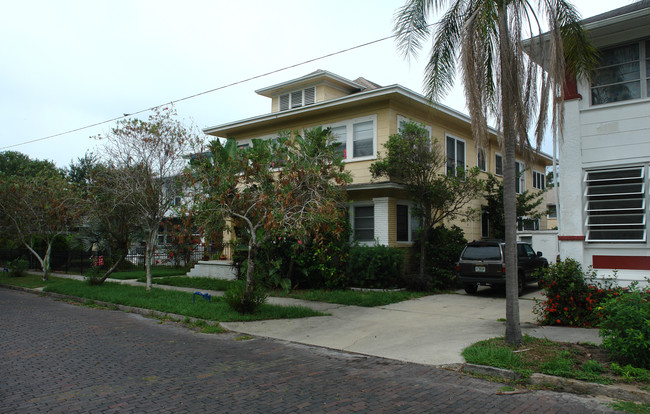 628 5th St N in St. Petersburg, FL - Building Photo - Building Photo