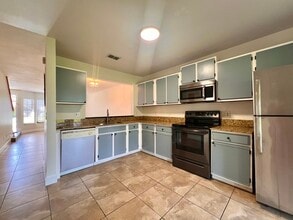 1216 N Fairway Dr in Apopka, FL - Foto de edificio - Building Photo