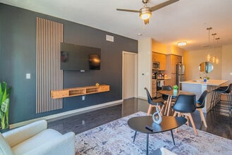 290 E Roosevelt St in Phoenix, AZ - Foto de edificio - Building Photo