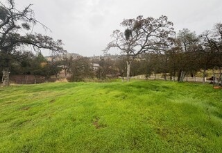 13600 Pino Ct in La Grange, CA - Building Photo - Building Photo
