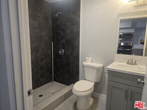 4929 Lynnfield St in Los Angeles, CA - Building Photo - Building Photo