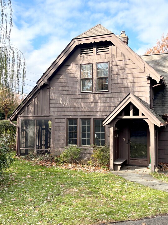 708 Rock Beach Rd in Irondequoit, NY - Building Photo