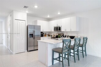 5025 SW 37th St in West Park, FL - Building Photo - Building Photo