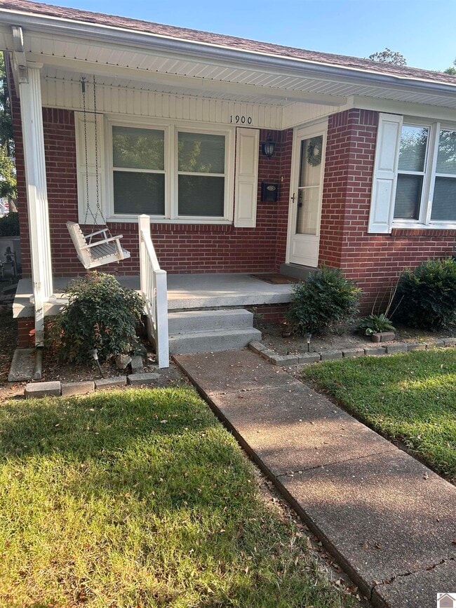 property at 1900 Jefferson St