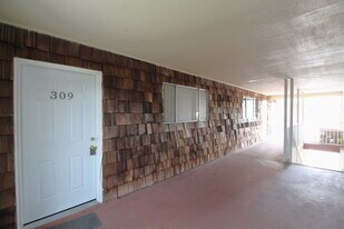 600 Scenic Hwy in Pensacola, FL - Building Photo