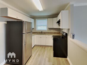 3026 Bellaire Dr in Charlotte, NC - Building Photo - Building Photo