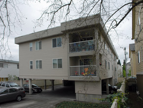 910 95th St in Seattle, WA - Foto de edificio - Building Photo