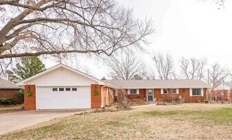 1001 N Skyline St in Stillwater, OK - Building Photo