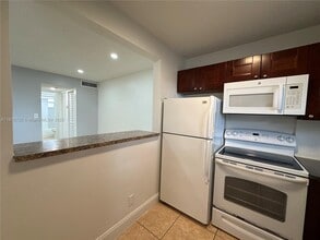 5661 SW 36th Ct in Davie, FL - Building Photo - Building Photo