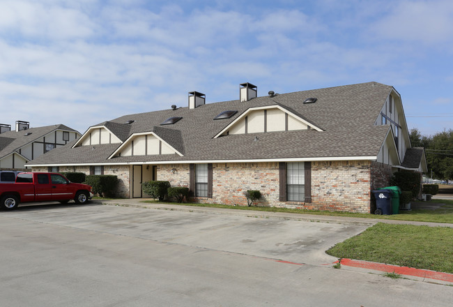 BenchMark Villas in Denton, TX - Foto de edificio - Building Photo