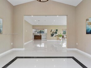 1500 Biarritz Dr in Miami Beach, FL - Building Photo - Building Photo